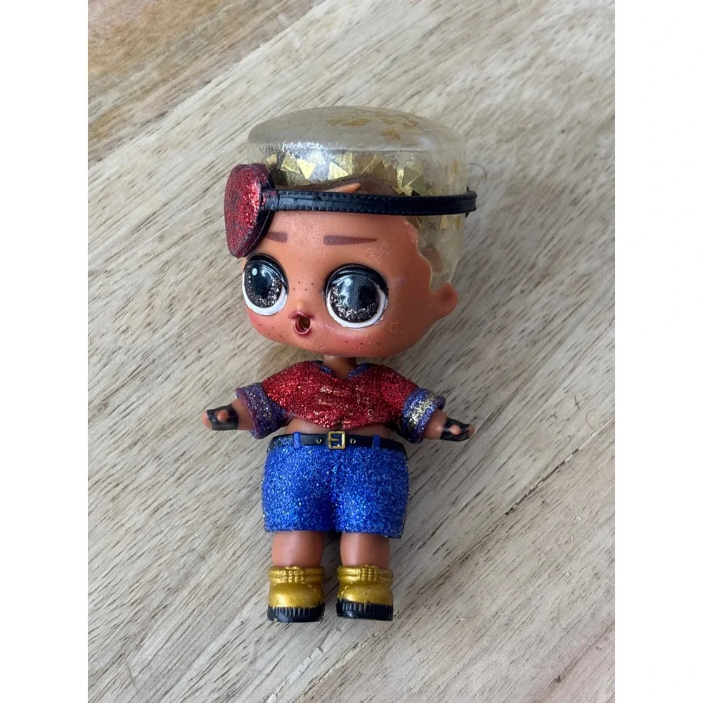 LOL Surprise Sparkle Series Independent Queen Doll MGA Glitterati Red Blue Gold